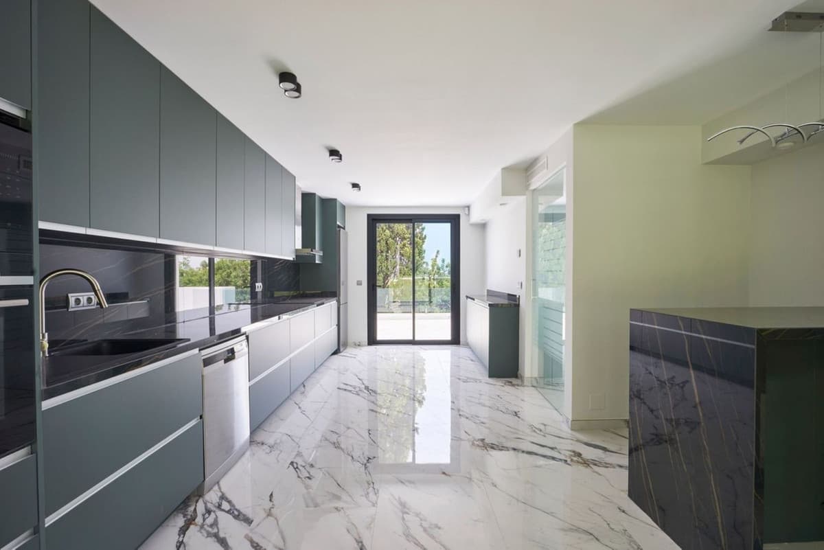 Detached Villa in The Golden Mile — photo 10 of 10